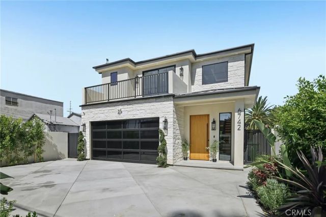 6742 Nagle Avenue, Valley Glen, CA 91401