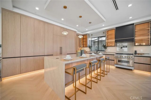 6742 Nagle Avenue, Valley Glen, CA 91401