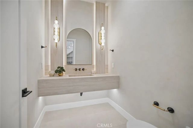 6742 Nagle Avenue, Valley Glen, CA 91401
