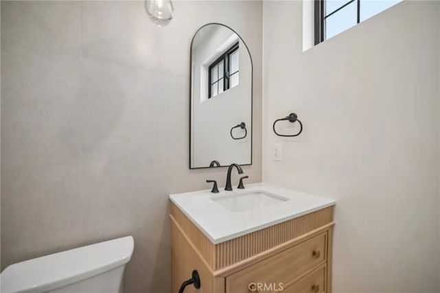 6742 Nagle Avenue, Valley Glen, CA 91401