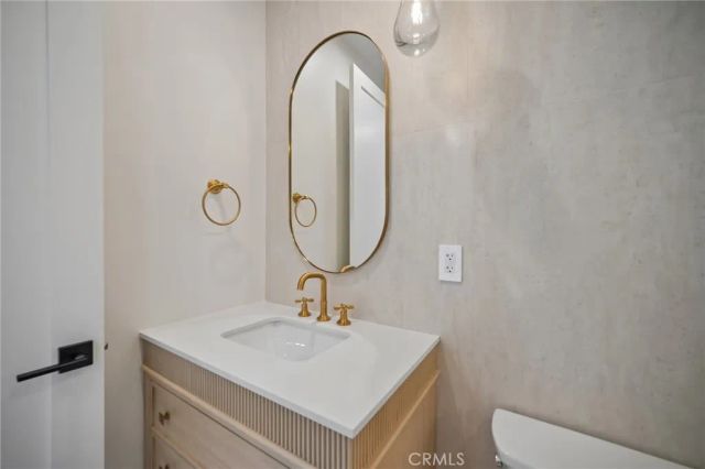 6742 Nagle Avenue, Valley Glen, CA 91401
