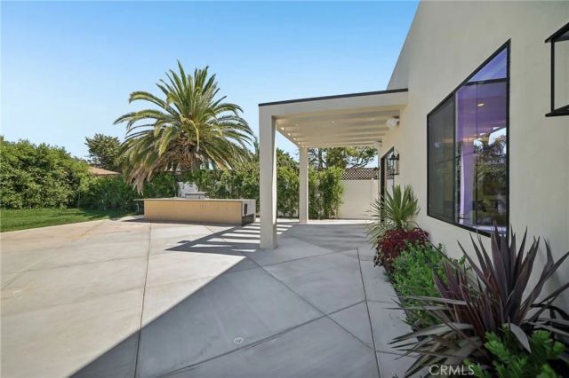 6742 Nagle Avenue, Valley Glen, CA 91401