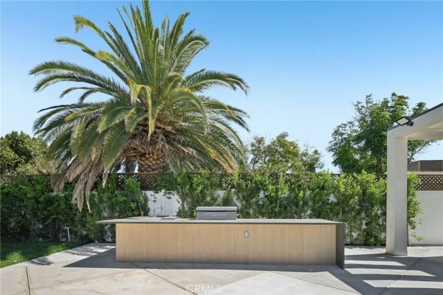 6742 Nagle Avenue, Valley Glen, CA 91401