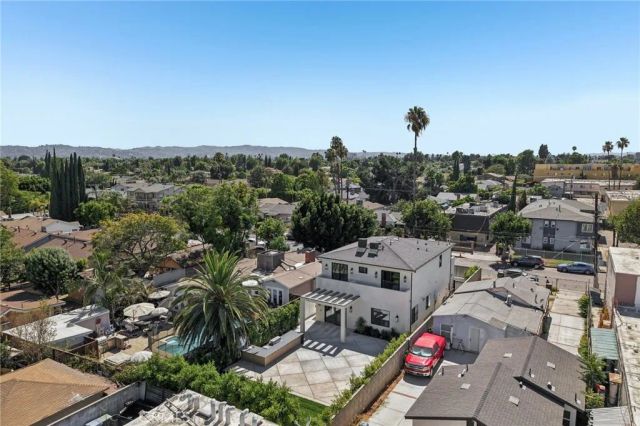 6742 Nagle Avenue, Valley Glen, CA 91401