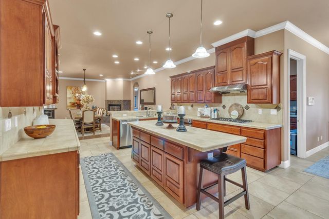 2398 Clubhouse, Rocklin, CA 95765