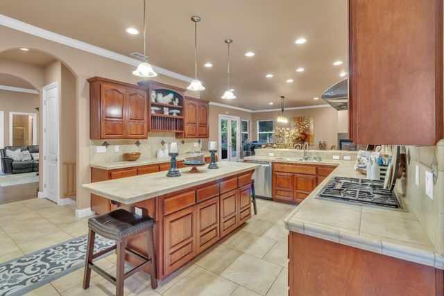 2398 Clubhouse, Rocklin, CA 95765