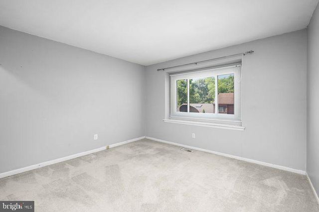 5504 DORAL DR, Wilmington, DE 19808