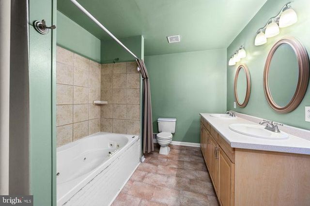 5504 DORAL DR, Wilmington, DE 19808
