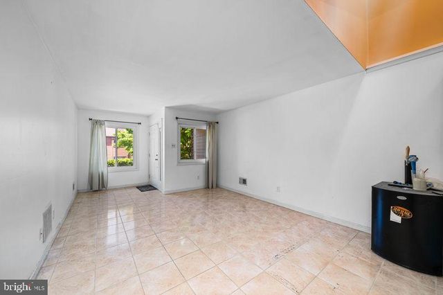 5504 DORAL DR, Wilmington, DE 19808