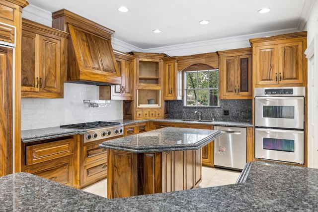 11519 Habersham Lane, Houston, TX 77024
