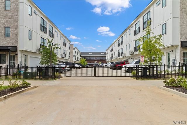 811 Gene Stallings, Tuscaloosa, AL 35401