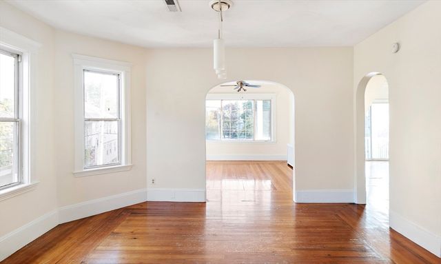 30 Early Ave 2, Medford, MA 02155