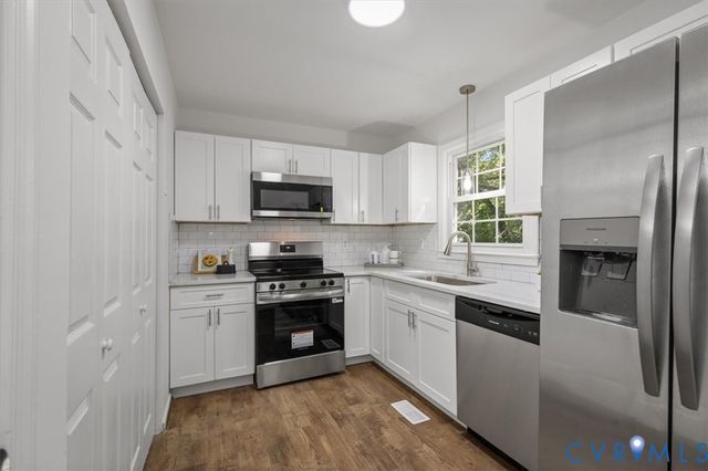 3031 Speeks Dr, Midlothian, VA 23112