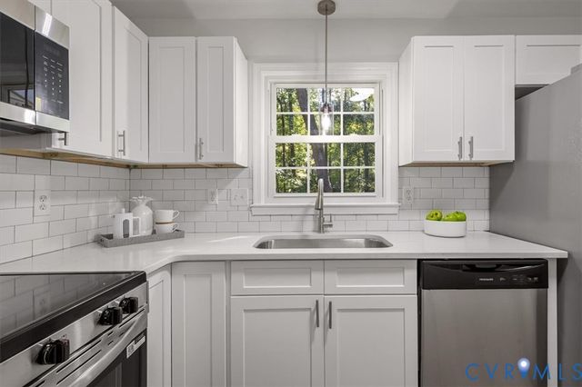 3031 Speeks Dr, Midlothian, VA 23112