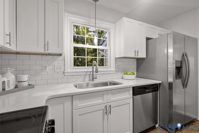 3031 Speeks Dr, Midlothian, VA 23112
