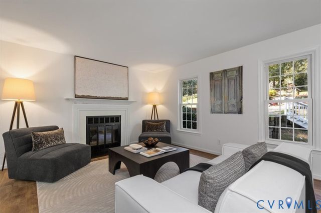 3031 Speeks Dr, Midlothian, VA 23112
