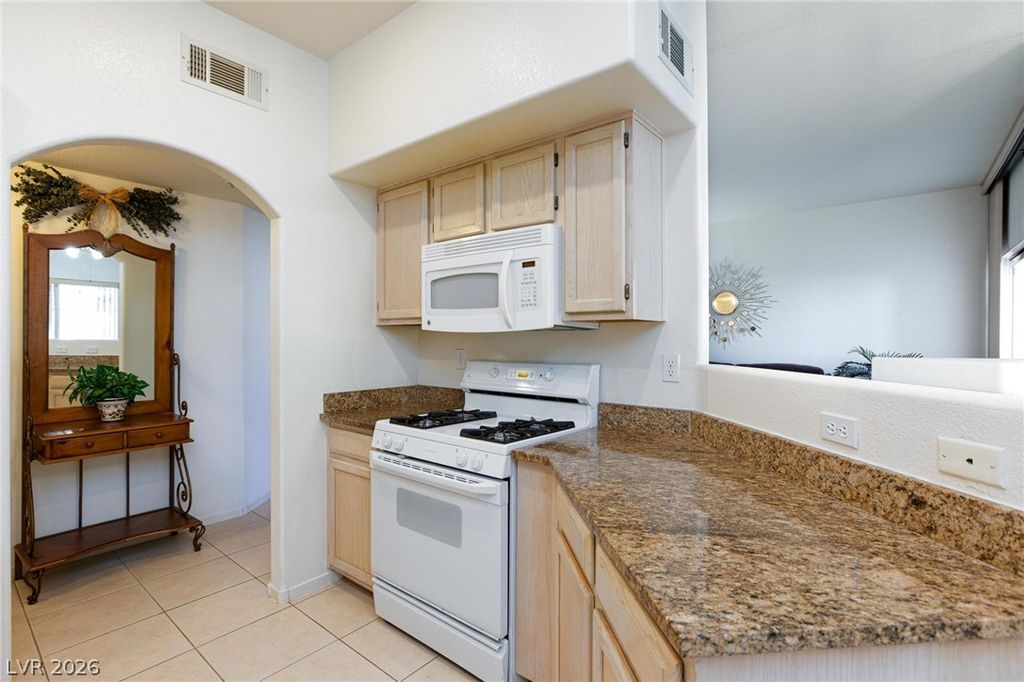 6480 Annie Oakley Drive 511, Las Vegas, NV 89120 — photo 2