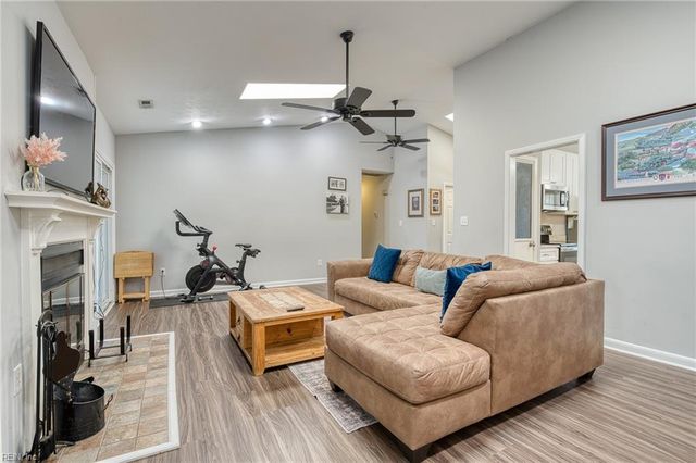 5 Sundance PL, Newport News, VA 23608