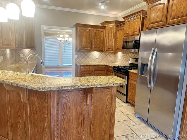 605 S Oak Avenue, Tahlequah, OK 74464