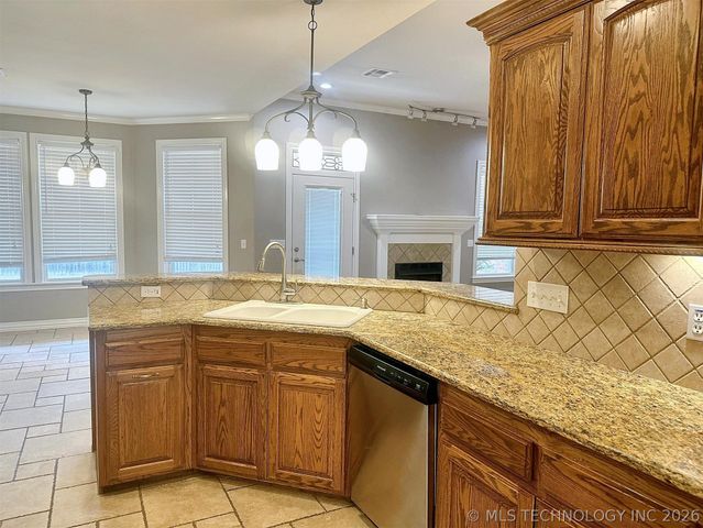 605 S Oak Avenue, Tahlequah, OK 74464