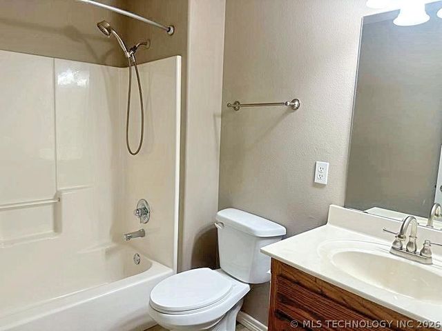 605 S Oak Avenue, Tahlequah, OK 74464