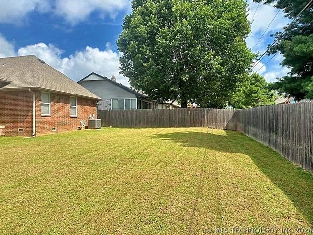 605 S Oak Avenue, Tahlequah, OK 74464