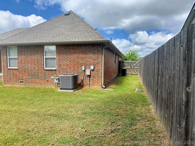605 S Oak Avenue, Tahlequah, OK 74464