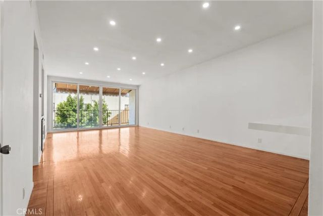 1559 Winona D3, Los Angeles, CA 90027