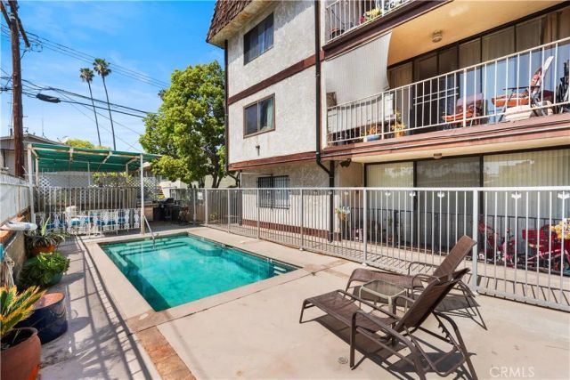 1559 Winona D3, Los Angeles, CA 90027