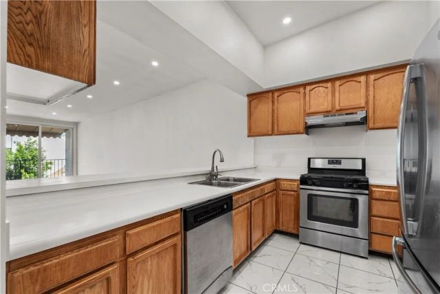 1559 Winona D3, Los Angeles, CA 90027