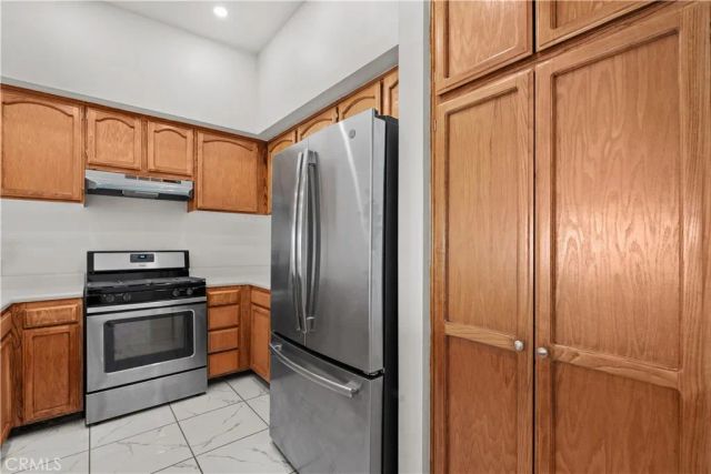 1559 Winona D3, Los Angeles, CA 90027