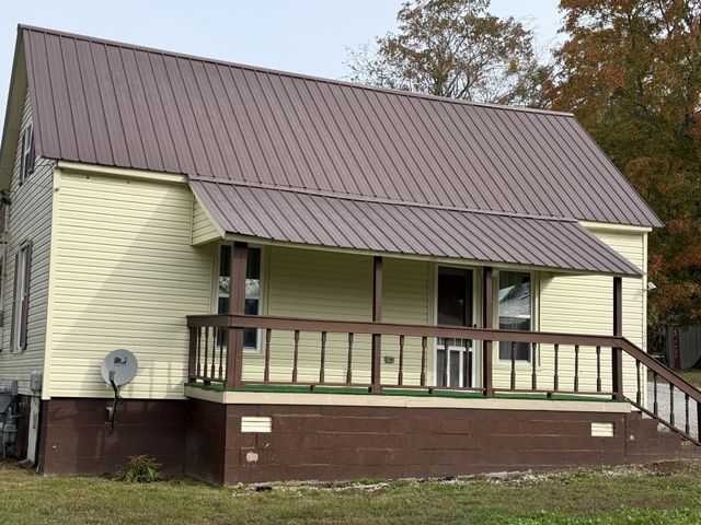 106 Franklin St, Estill Springs, TN 37330