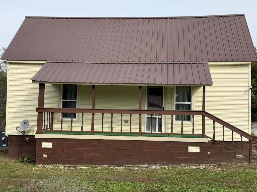 106 Franklin St, Estill Springs, TN 37330