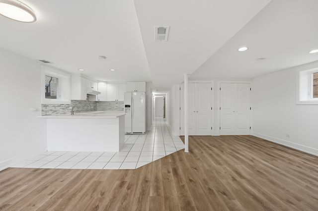 4225 N Newland Avenue, Harwood Heights, IL 60706