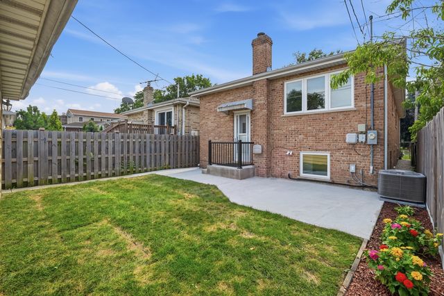 4225 N Newland Avenue, Harwood Heights, IL 60706