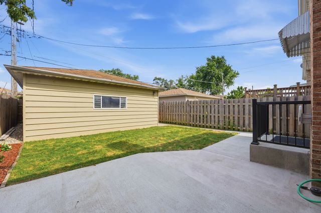 4225 N Newland Avenue, Harwood Heights, IL 60706