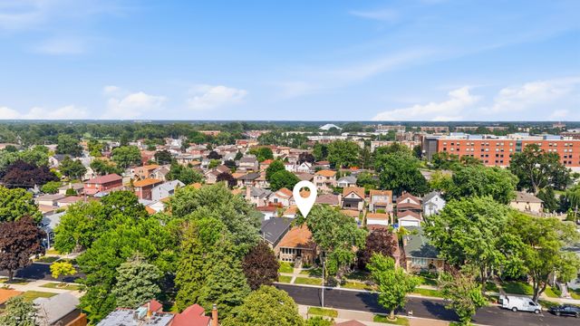 4225 N Newland Avenue, Harwood Heights, IL 60706