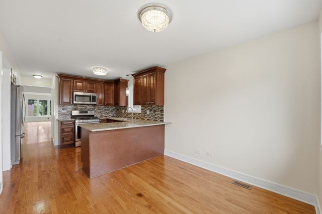 4225 N Newland Avenue, Harwood Heights, IL 60706