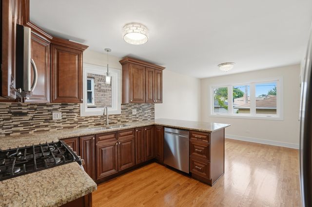 4225 N Newland Avenue, Harwood Heights, IL 60706