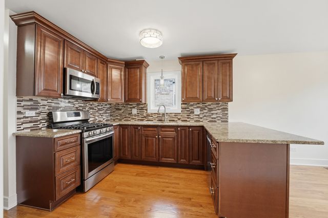 4225 N Newland Avenue, Harwood Heights, IL 60706
