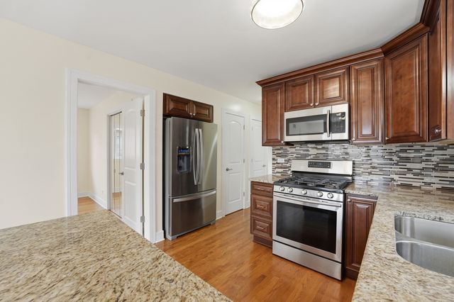 4225 N Newland Avenue, Harwood Heights, IL 60706