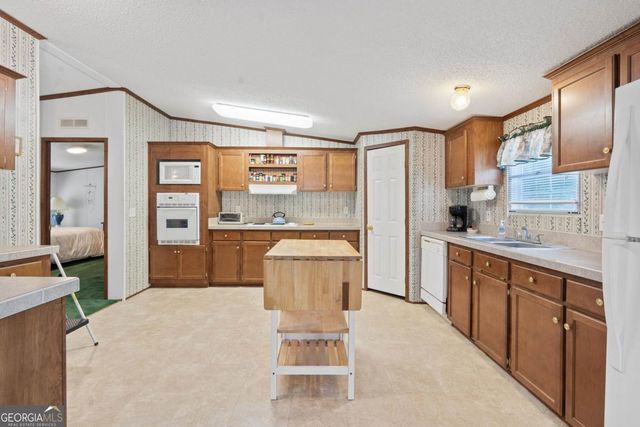 736 Susan Davis Road, Sparta, GA 31087