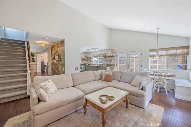 23534 Via Castanet, Valencia, CA 91355