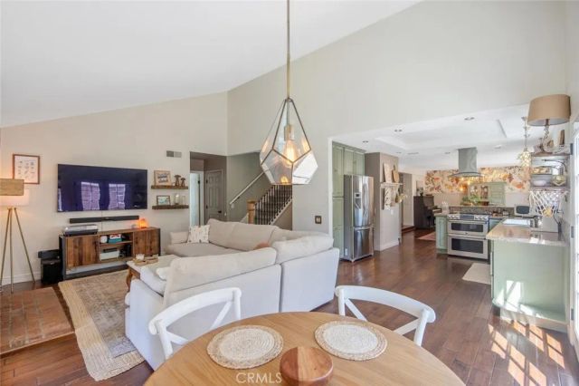 23534 Via Castanet, Valencia, CA 91355