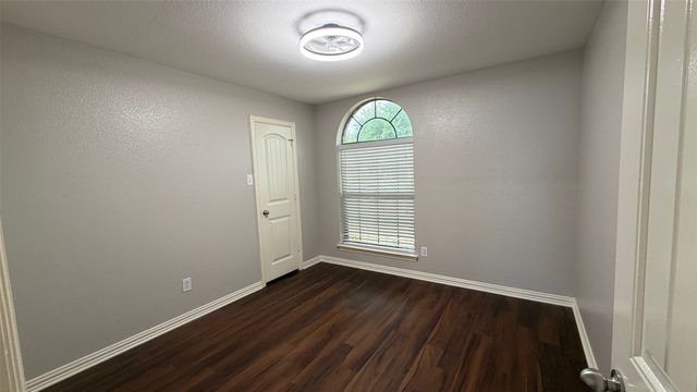 1510 White Willow Lane, Arlington, TX 76002