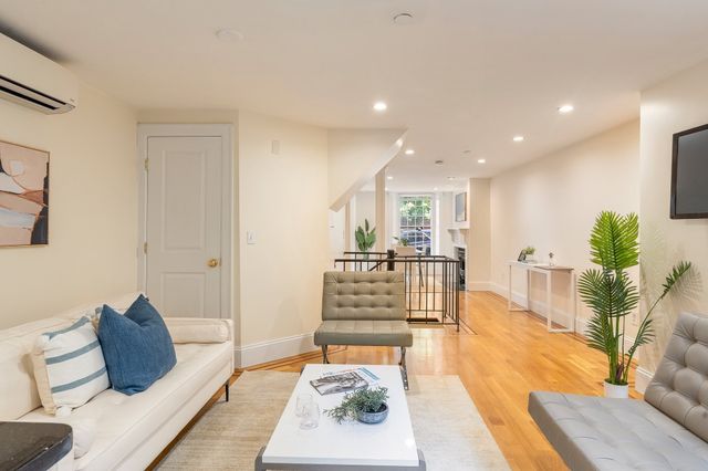 20 Joy St 1, Boston, MA 02114