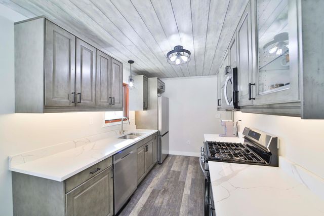 12105 Mountain Ash Drive, Baxter, MN 56425