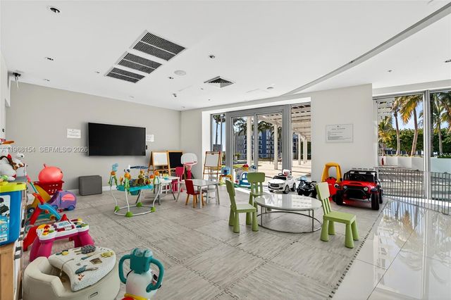 601 NE 36th St 3407, Miami, FL 33137