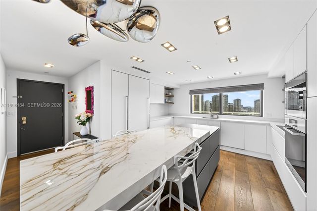 601 NE 36th St 3407, Miami, FL 33137