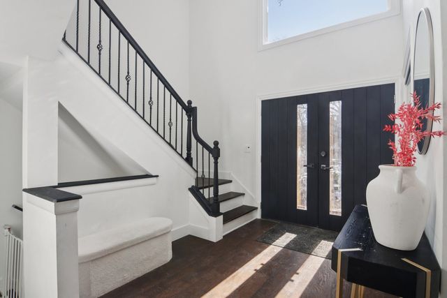 43 Oak Creek Court, Burr Ridge, IL 60527